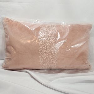 Mina Victory Decorative & Durable lumbar Pillow with Center Pattern new